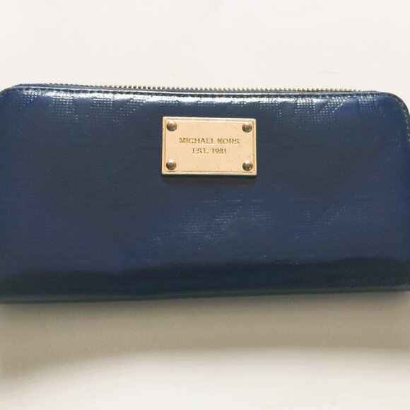 MICHAEL KORS SIGNATURE PATENT LEATHER WALLET - Picture 1 of 4